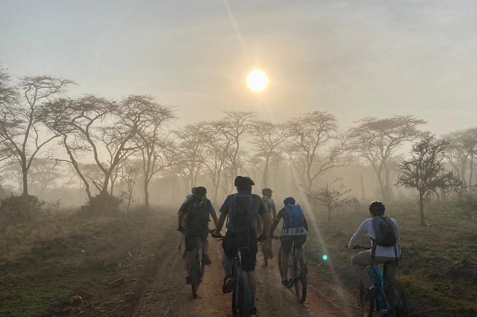 Mit dem eBike Mountainbike durch den Mburo Nationalpark im Abendlicht