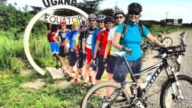 Schließlich überquerst du mit dem eBike Mountainbike den Äquator