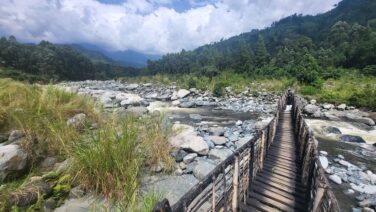 Safari und Wandern Ruboni Bridge Forest Walk