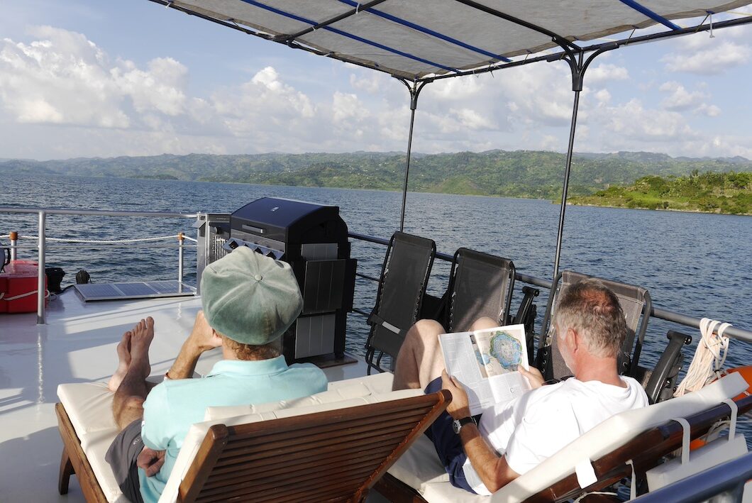 Gorilla Trekking Safari - kombiniere Berggorillas mit komfortabler Hausbootfahrt auf Kivu See