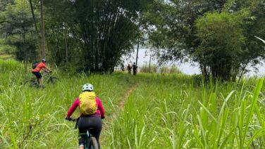 Ruanda eBike Mountainbiking entlang dem Kivu See