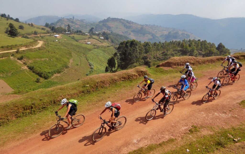 Die Ruanda eBike Tour trifft auf herrliche Hügellandschaften