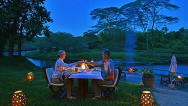 Fly-in Luxus Safari - Evening Dinner