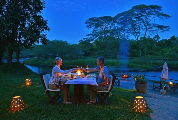 Fly-in Luxus Safari - Evening Dinner