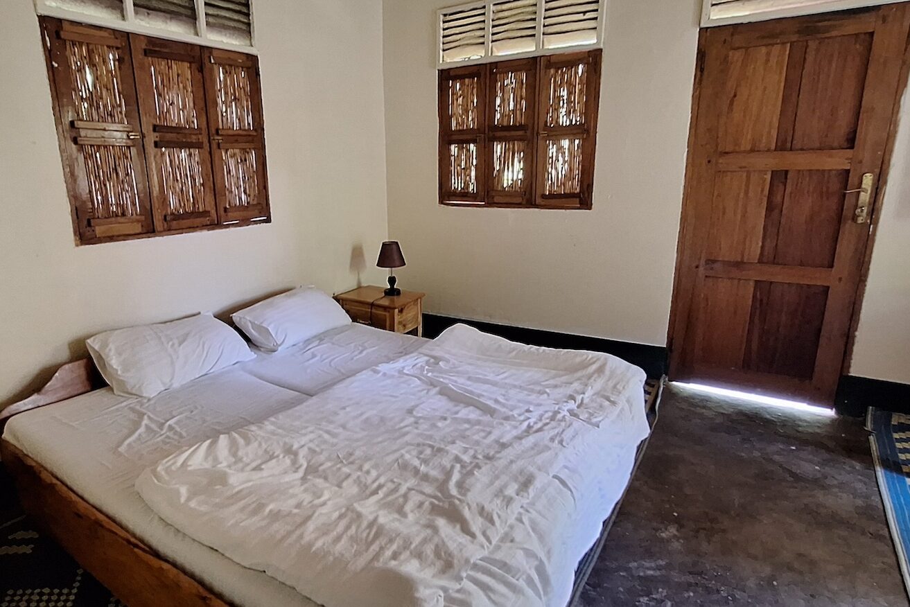 Doppelzimmer mit privatem Bad im Ruboni Community Camp