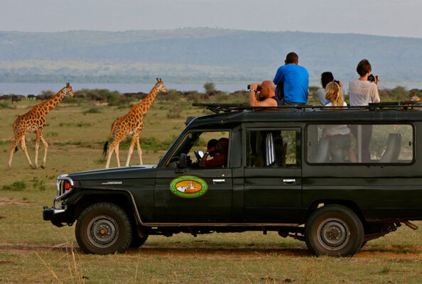 Fly-in Luxus Safari - Paara Lodge - 4x4 Safari